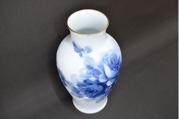 大倉陶園　ブルーローズ　花瓶　定価43,200円(花器、フラワーベース)(R-047467)