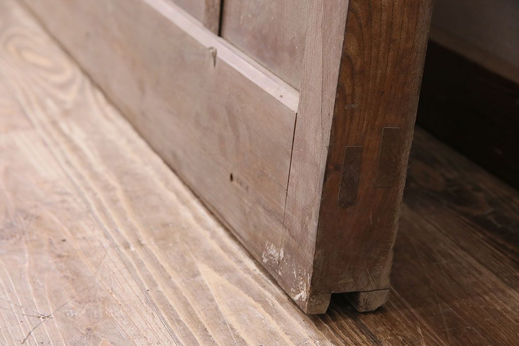 アンティーク建具　明治期　総欅(ケヤキ)材　どっしりとした存在感漂う蔵戸1枚　(R-047469)