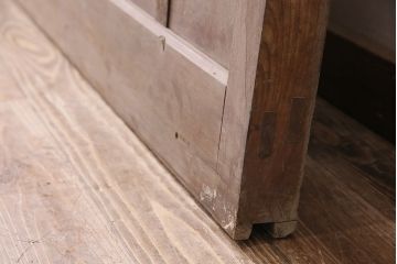 アンティーク建具　明治期　総欅(ケヤキ)材　どっしりとした存在感漂う蔵戸1枚　(R-047469)