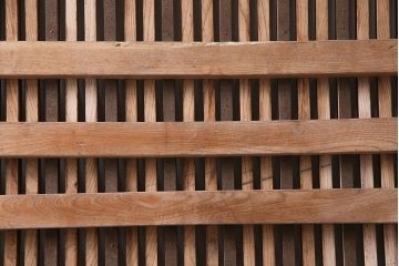 アンティーク建具　明治期　総欅(ケヤキ)材　どっしりとした存在感漂う蔵戸1枚　(R-047469)