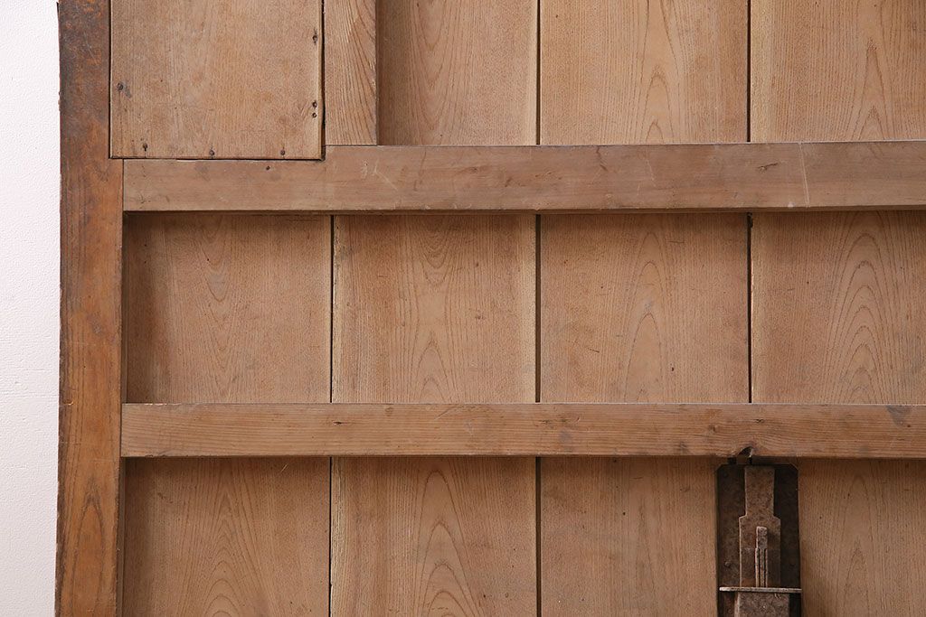 アンティーク建具　明治期　総欅(ケヤキ)材　どっしりとした存在感漂う蔵戸1枚　(R-047469)