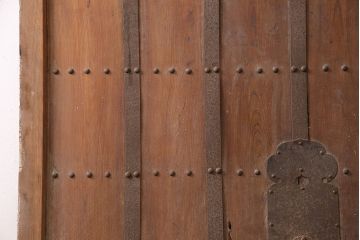 アンティーク建具　明治期　総ケヤキ材　どっしりとした存在感漂う蔵戸(玄関戸、引き戸、建具)(R-047469)
