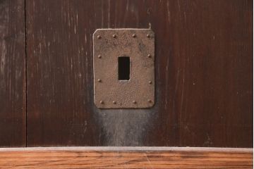 アンティーク建具　明治大正期　栗材　歳月を重ねた風合いが趣溢れる蔵戸(玄関戸、引き戸、建具)(R-047470)