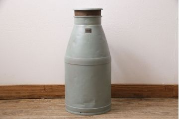 シャビーな雰囲気がお洒落なミルク缶(ペイント、牛乳缶、ディスプレイ、ガーデニング雑貨)(R-047473)