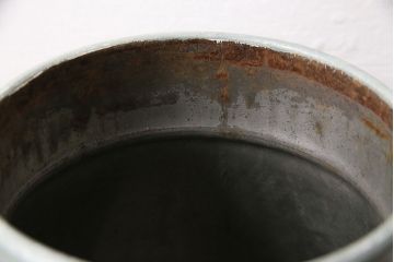 シャビーな雰囲気がお洒落なミルク缶(ペイント、牛乳缶、ディスプレイ、ガーデニング雑貨)(R-047473)