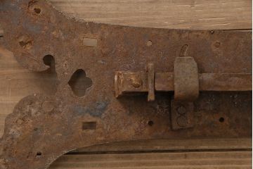 和製アンティーク　個性的な形が目を引く上質な造りの錠前金具(ディスプレイ雑貨)(R-047476)