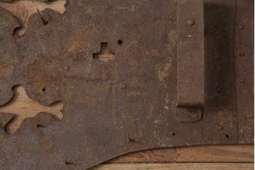 アンティーク雑貨　繊細な意匠が施された空間のアクセントになる特大の蔵戸錠前金具(ディスプレイ雑貨、蔵戸パーツ)(R-047496)