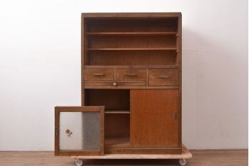 昭和中期　ダイヤガラスが魅力的なナラ材製の作業台付き食器棚(戸棚、収納棚、キャビネット)(R-047497)
