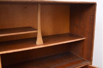 昭和レトロ　栓材　古く懐かしいデザインの中に現代的な雰囲気が感じられる茶箪笥(茶棚、飾り棚、収納棚)(R-047505)