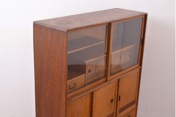 昭和レトロ　栓材　古く懐かしいデザインの中に現代的な雰囲気が感じられる茶箪笥(茶棚、飾り棚、収納棚)(R-047505)