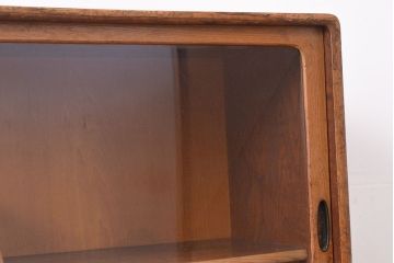 昭和レトロ　栓材　古く懐かしいデザインの中に現代的な雰囲気が感じられる茶箪笥(茶棚、飾り棚、収納棚)(R-047505)