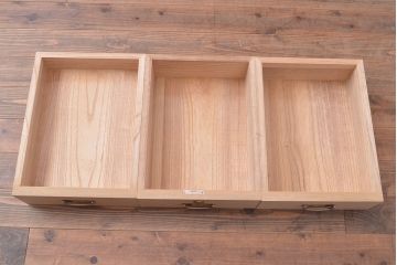 中古　菊の意匠金具が上質な和の空間を演出する加茂総桐箪笥(定価約100万円)(総桐たんす、和タンス、引き出し、衣装箪笥)(R-047507)