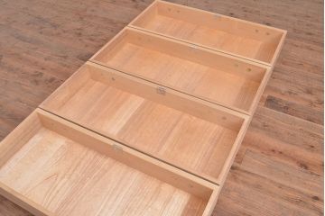 中古　菊の意匠金具が上質な和の空間を演出する加茂総桐箪笥(定価約100万円)(総桐たんす、和タンス、引き出し、衣装箪笥)(R-047507)