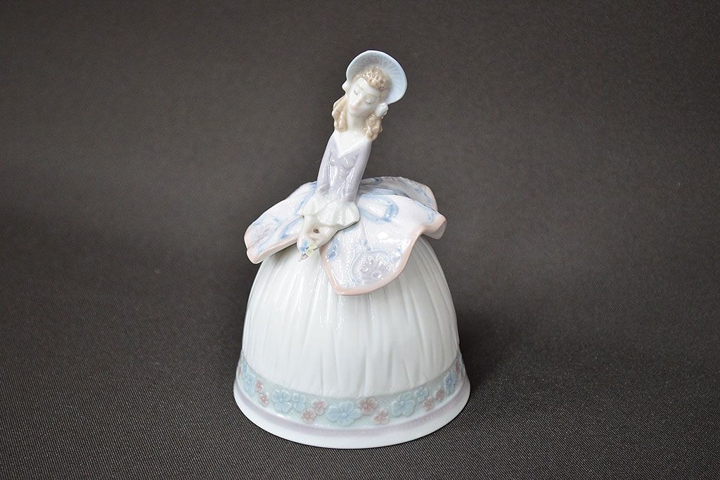 リヤドロ(LLADRO)　春の貴婦人　卓上ベル(廃盤品)(R-047508)