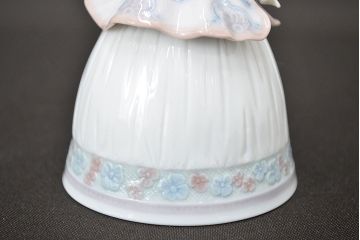 リヤドロ(LLADRO)　春の貴婦人　卓上ベル(廃盤品)(R-047508)