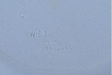 ウェッジウッド　WEDGWOOD　CAVENDISH　カップ&ソーサーなど4点(ジャスパー、ハートBOX、灰皿、アッシュトレイ)(R-047512)