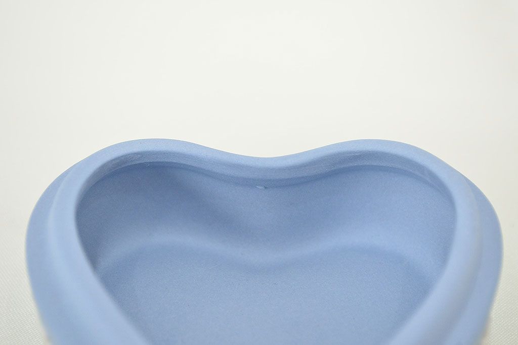 ウェッジウッド　WEDGWOOD　CAVENDISH　カップ&ソーサーなど4点(ジャスパー、ハートBOX、灰皿、アッシュトレイ)(R-047512)