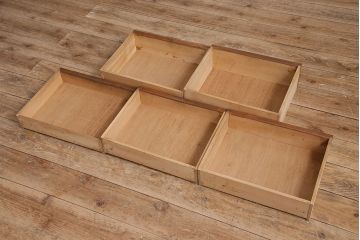 中古　美品　伝統工芸の軽井沢彫り　桜の図が優美な小引き出し(小物収納、チェスト)(R-047514)