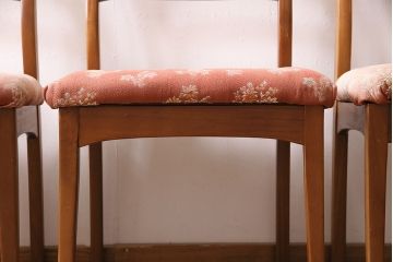 北欧ビンテージ　チーク材を使用したスタイリッシュなデザインのチェア4脚セット(ダイニングチェア、椅子)(R-047518)