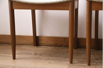 北欧ヴィンテージ　温かみのある雰囲気が魅力的なチーク材製のチェア4脚セット(ダイニングチェア、椅子、ビンテージ)(R-047519)