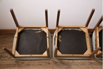 北欧ヴィンテージ　温かみのある雰囲気が魅力的なチーク材製のチェア4脚セット(ダイニングチェア、椅子、ビンテージ)(R-047519)