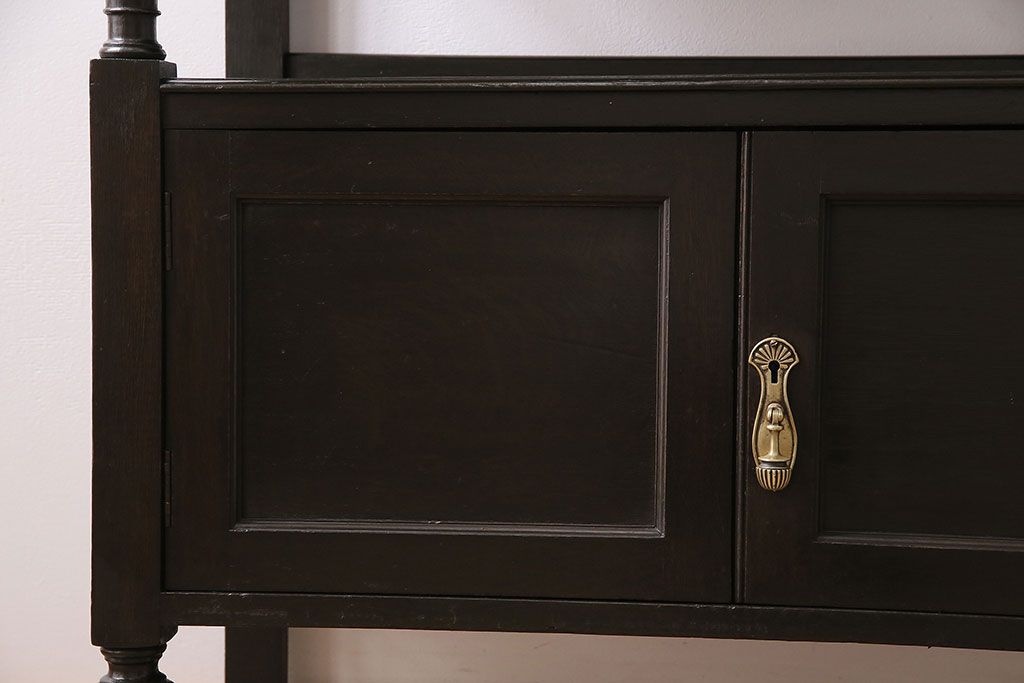 アンティーク　オーク材製　イギリスから届いた上品なデザインが魅力的なサービングテーブル(サービングボード、サイドボード、収納棚、戸棚)(R-047520)