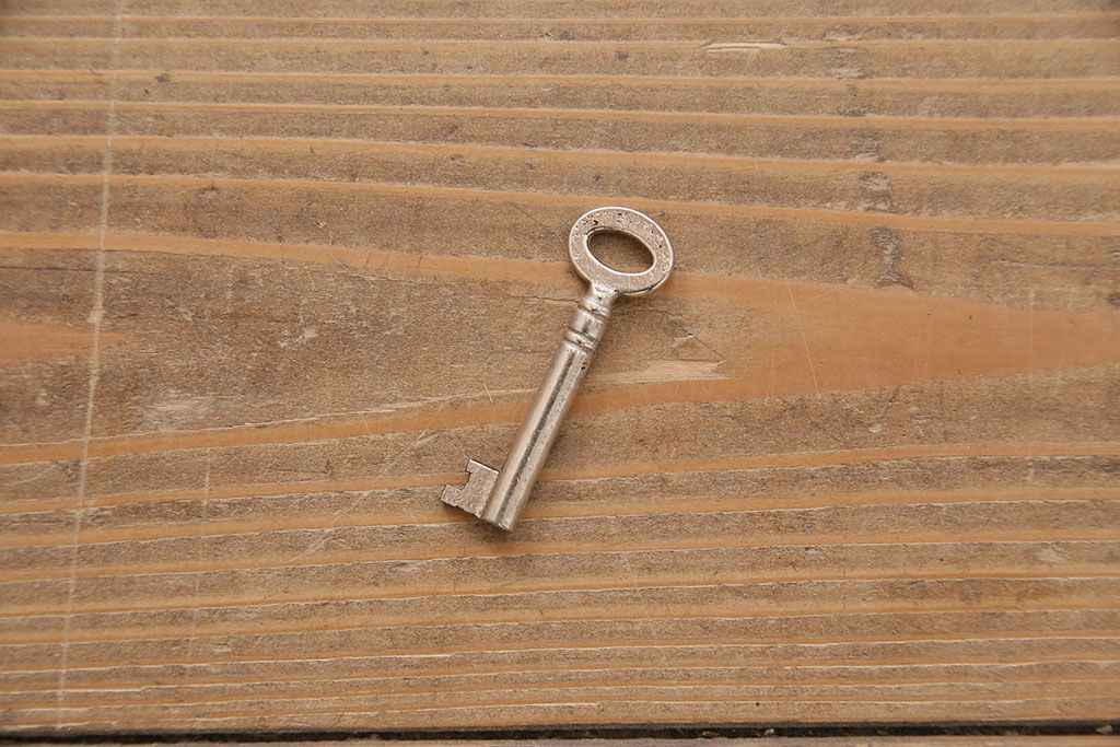 アンティーク　オーク材製　イギリスから届いた上品なデザインが魅力的なサービングテーブル(サービングボード、サイドボード、収納棚、戸棚)(R-047520)