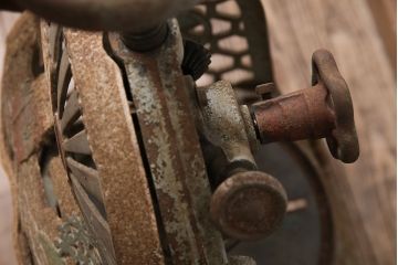 アンティーク雑貨　昭和レトロ　初雪(Hatsuyuki)　手動式かき氷機(手回し、ディスプレイ)(R-047522)