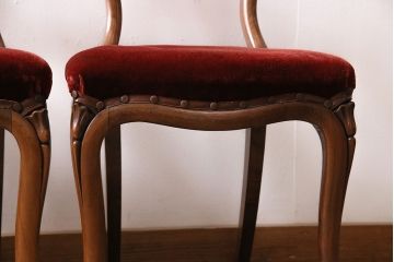 フランスアンティーク　ウォールナット材　気品漂う上質な空間作りにおすすめのチェア4脚セット(ダイニングチェア、椅子)(R-047524)