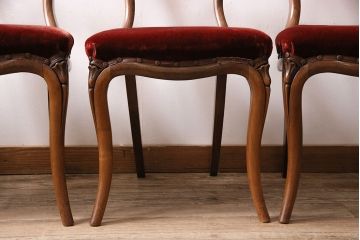 フランスアンティーク　ウォールナット材　気品漂う上質な空間作りにおすすめのチェア4脚セット(ダイニングチェア、椅子)(R-047524)