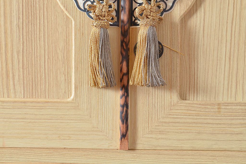 中古　民芸家具　総桐材　衣装盆付き　繊細な金具が上質な雰囲気を高める国産桐箪笥(重ね箪笥、和タンス、衣装箪笥、引き出し、桐たんす)(R-047531)