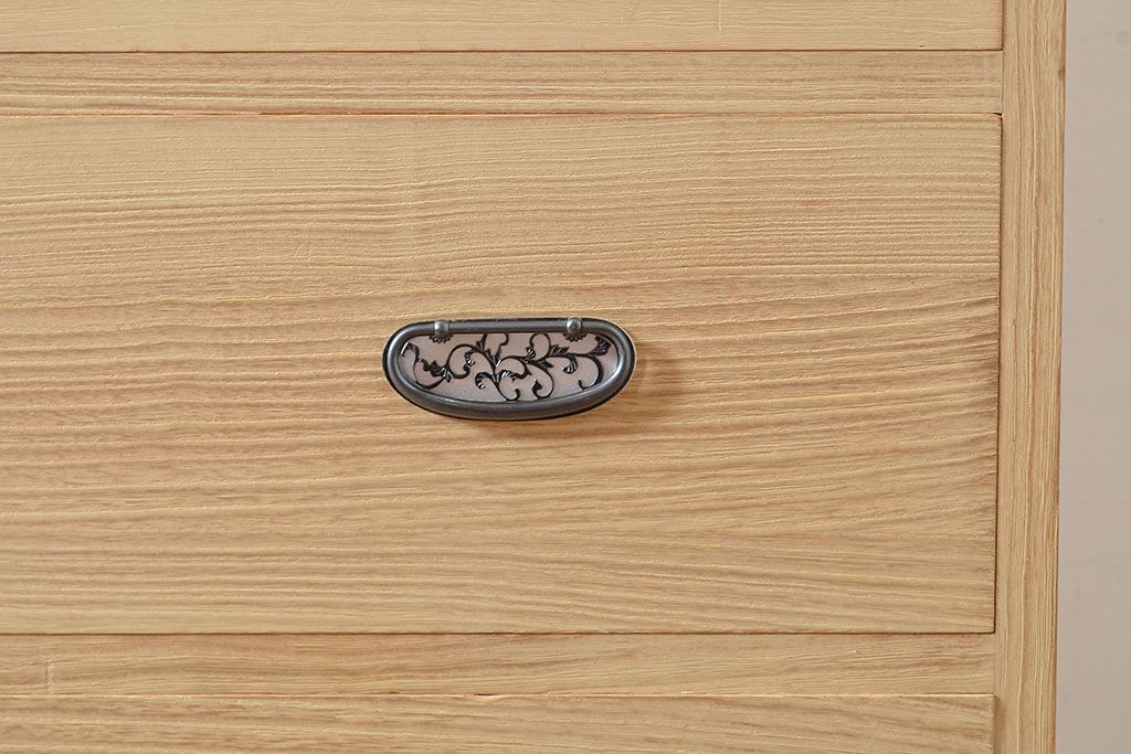 中古　民芸家具　総桐材　衣装盆付き　繊細な金具が上質な雰囲気を高める国産桐箪笥(重ね箪笥、和タンス、衣装箪笥、引き出し、桐たんす)(R-047531)