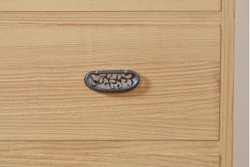 中古　民芸家具　総桐材　衣装盆付き　繊細な金具が上質な雰囲気を高める国産桐箪笥(重ね箪笥、和タンス、衣装箪笥、引き出し、桐たんす)(R-047531)