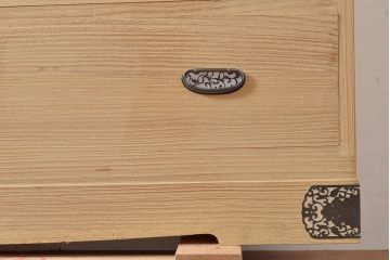 中古　民芸家具　総桐材　衣装盆付き　繊細な金具が上質な雰囲気を高める国産桐箪笥(重ね箪笥、和タンス、衣装箪笥、引き出し、桐たんす)(R-047531)