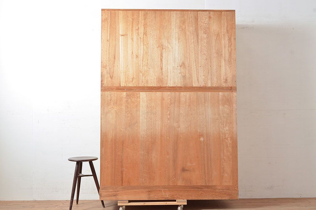 中古　民芸家具　総桐材　衣装盆付き　繊細な金具が上質な雰囲気を高める国産桐箪笥(重ね箪笥、和タンス、衣装箪笥、引き出し、桐たんす)(R-047531)