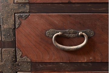 和製アンティーク　堂々とした存在感を放つ明治期の収納箪笥(夜具箪笥、布団箪笥、水屋箪笥)(R-047532)
