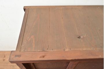 和製アンティーク　和の趣たっぷりの前面ケヤキ材製の関東水屋箪笥(収納棚、茶箪笥、キャビネット)(R-047538)
