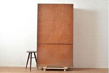 和製アンティーク　最高級品の工芸家具!欅(ケヤキ)材の玉杢と黒柿材のくじゃく杢が見られる、凝ったつくりの茶棚(茶箪笥、飾り棚、戸棚、キャビネット)(R-047539)