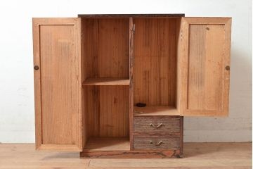 和製アンティーク　桐材と黒柿材が使われた、味わい深い趣の戸棚(収納棚、キャビネット)(R-047540)