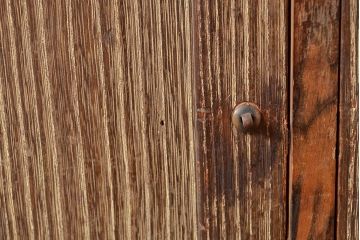 和製アンティーク　桐材と黒柿材が使われた、味わい深い趣の戸棚(収納棚、キャビネット)(R-047540)