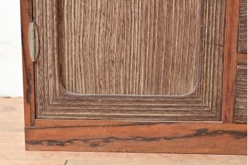和製アンティーク　桐材と黒柿材が使われた、味わい深い趣の戸棚(収納棚、キャビネット)(R-047540)
