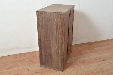 和製アンティーク　桐材と黒柿材が使われた、味わい深い趣の戸棚(収納棚、キャビネット)(R-047540)