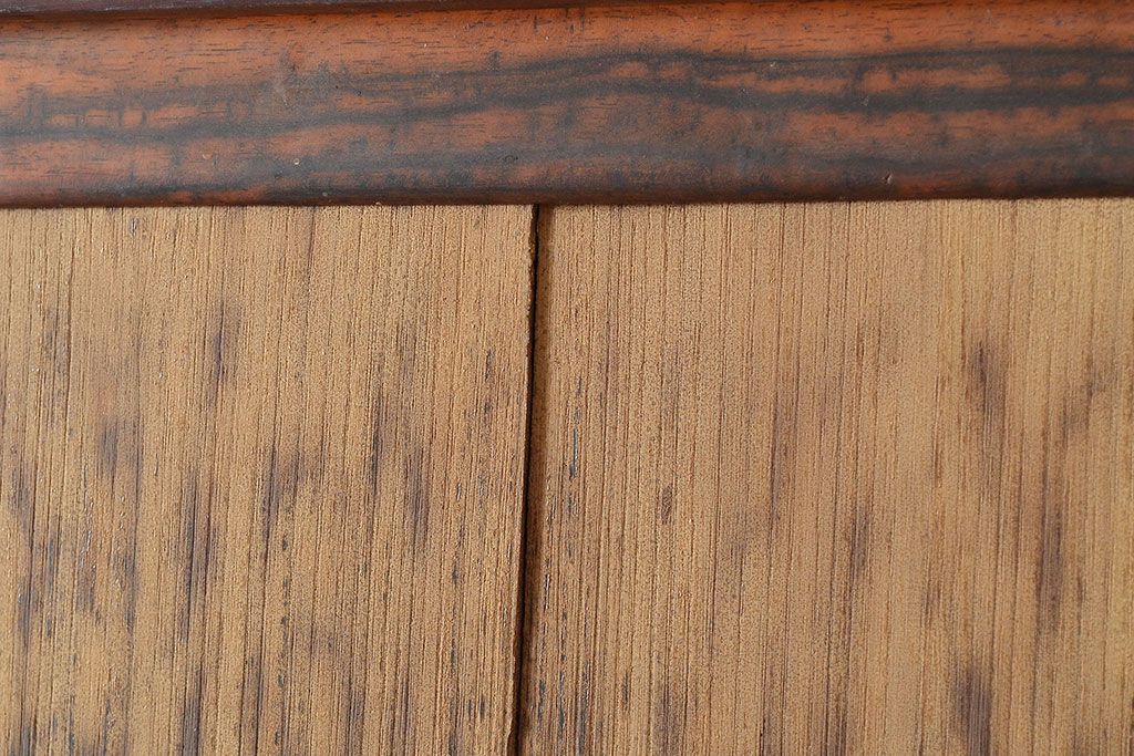 和製アンティーク　上手物!!　総桐材　黒柿材・桑材　3種の木の味わいを存分にお楽しみいただける造りの良いローボード(戸棚、収納棚)(R-047543)