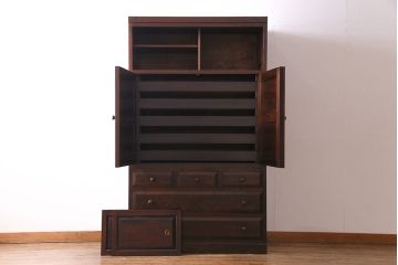 中古美品　松本民芸家具　直線的なデザインがシックな印象を醸し出すD型和タンス(箪笥、チェスト)(定価約58万円)(R-047549)