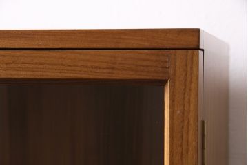 北欧ビンテージ　すっきりとしたフォルムがかっこ良いチーク材製のキャビネット(収納棚、ガラス戸棚、本箱)(R-047551)
