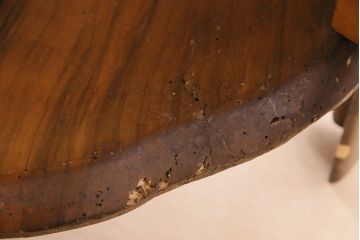 イギリスアンティーク　優雅なフォルムと美しい木目が高級感を醸し出すキャビネット(飾り棚、ガラスケース)(R-047552)