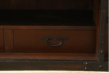 和製アンティーク　ケヤキ材の杢目と黒々とした金具が渋く格好良いリメイク時代箪笥(衣装箪笥、引き出し、収納箪笥)(R-047553)