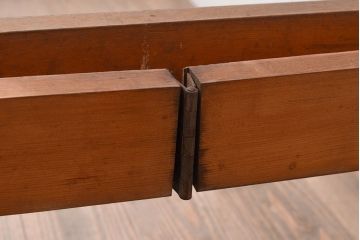 和製アンティーク　便利な折り畳み式!上品な佇まいの栓材製のテーブル(座卓、ローテーブル)(R-047557)