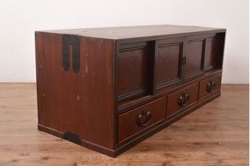 【簡易リペア限定品】和製アンティーク　前面漆塗り(ケヤキ玉杢・黒柿)　中(楠木)　天板・側面(ケヤキ)　高級品!品のある佇まいが魅力的な指物家具の箪笥ローボード(収納箪笥、時代箪笥、収納棚)(R-047559)