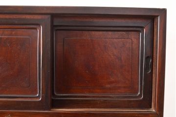 【簡易リペア限定品】和製アンティーク　前面漆塗り(ケヤキ玉杢・黒柿)　中(楠木)　天板・側面(ケヤキ)　高級品!品のある佇まいが魅力的な指物家具の箪笥ローボード(収納箪笥、時代箪笥、収納棚)(R-047559)